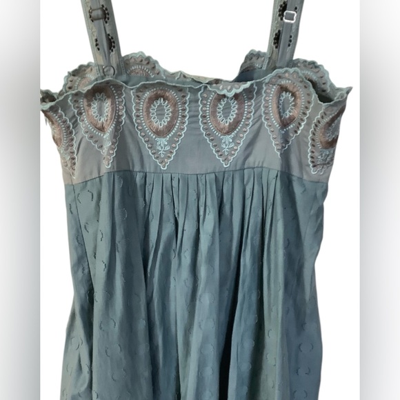 BCBGMAXAZRIA RunwayEmbroidered
Sundress with Scalloped Edges size Small - Picture 7 of 16